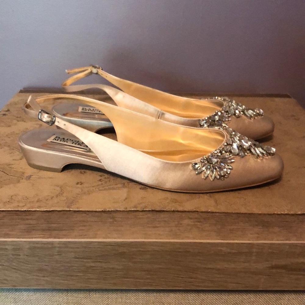 Badgley Mischka Jeweled Champagne Wedding Flat 8.5 No Box